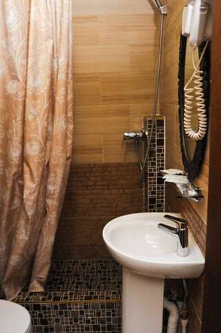 Гостиница Променадъ Ростов-на-Дону Улучшенный номер с кроватью размера «king-size» или 2 отдельными кроватями-4